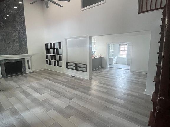 3rd image of 2836 Cedar Ln