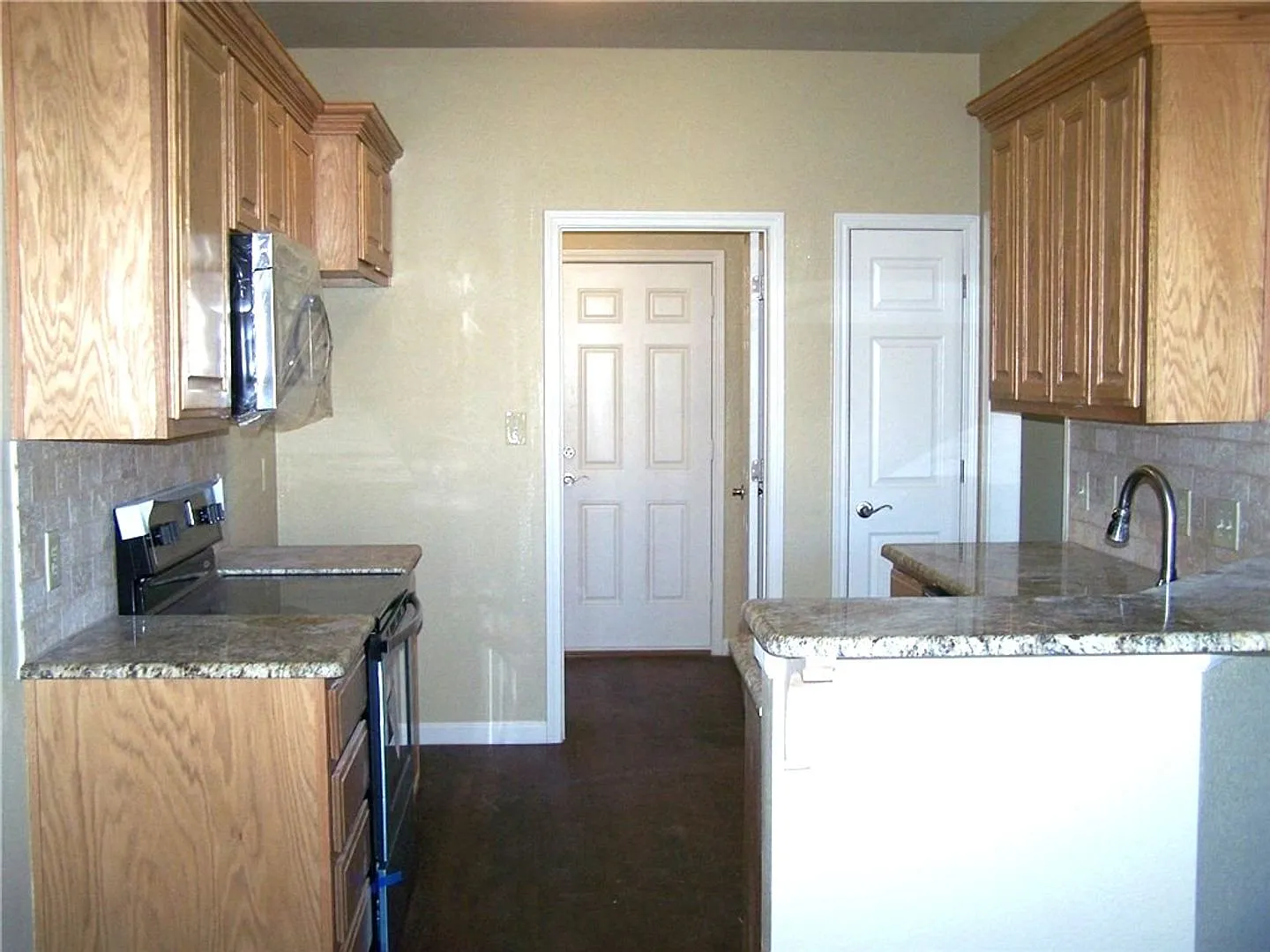 House for Lease in Denison — Photo 3
