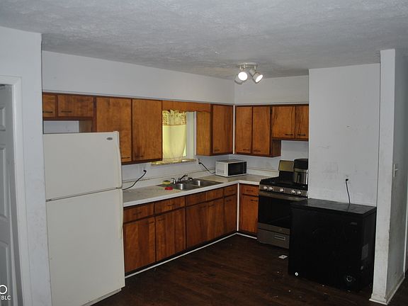 2nd image of 2194 N Riley Ave