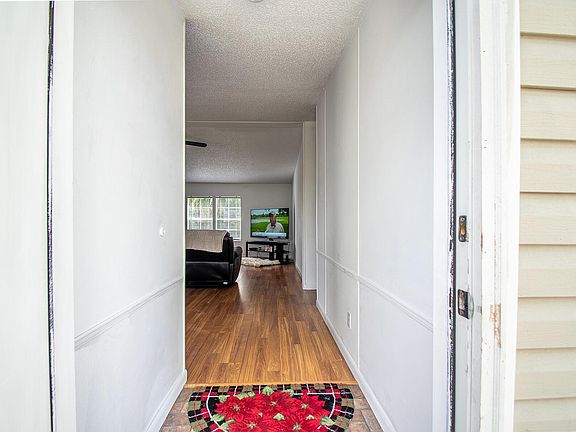 2nd image of 4800 Sunny Side Dr