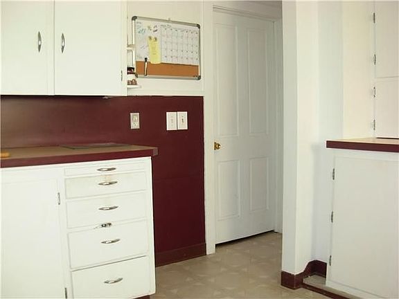 3rd image of 86 Chapin St