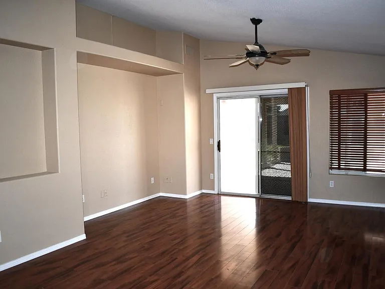 10316 N 94th Ln — Photo 3