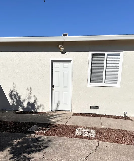 3 bed, 1080 sqft, $4,500 — Photo 3