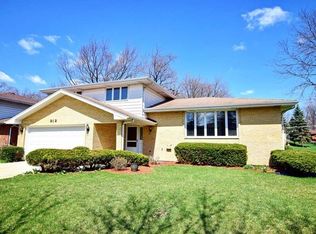 912 Weatherbee Ave, Downers Grove, IL 60516