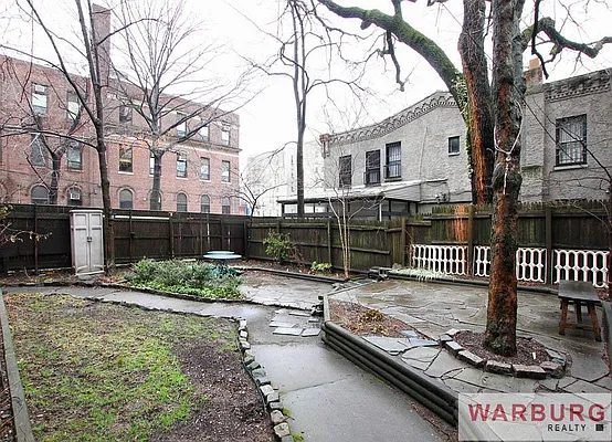 Sold by Warburg | media 16