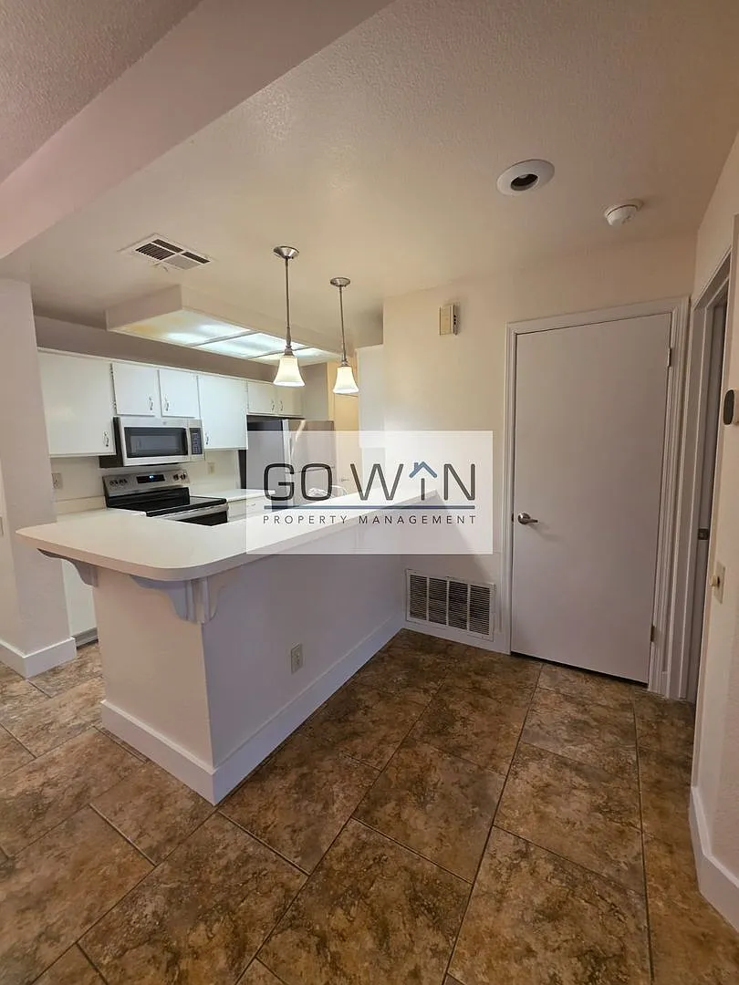 2 Bedroom/ 2 Bathroom Townhouse — Photo 4