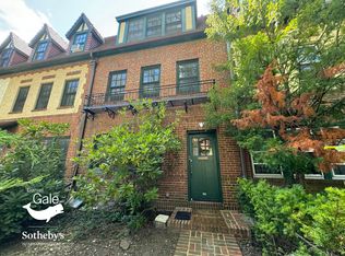 219 Burns St FLOOR 3, Forest Hills, NY 11375