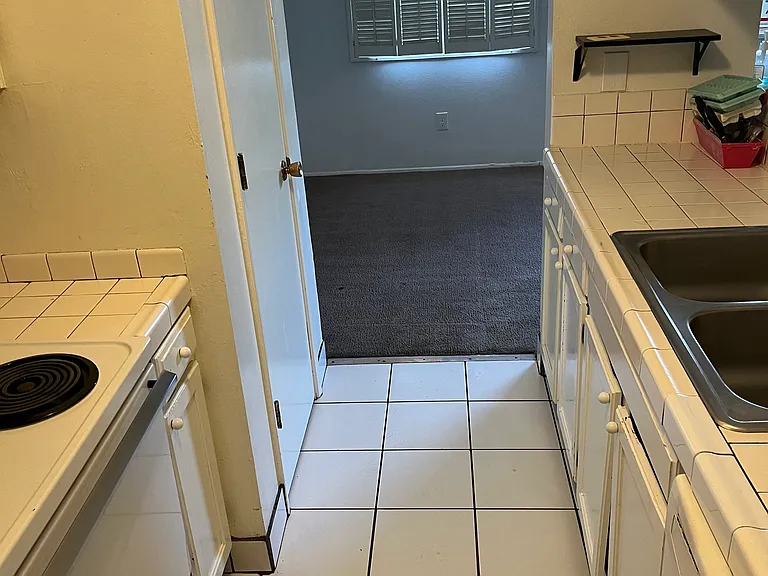 6640 E Calle La Paz #C-1 — Photo 4
