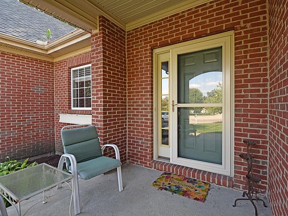 2nd image of 4015 Oak Tree Ct