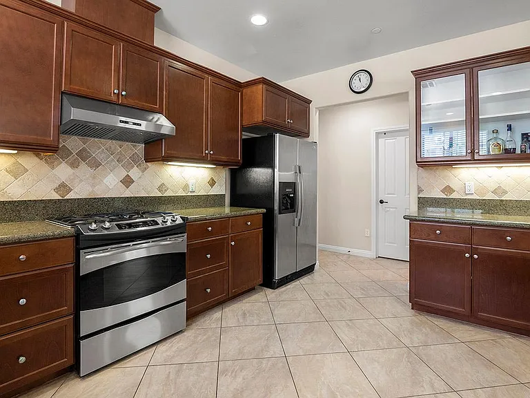 10667 Golden Willow Trl #150 — Photo 16