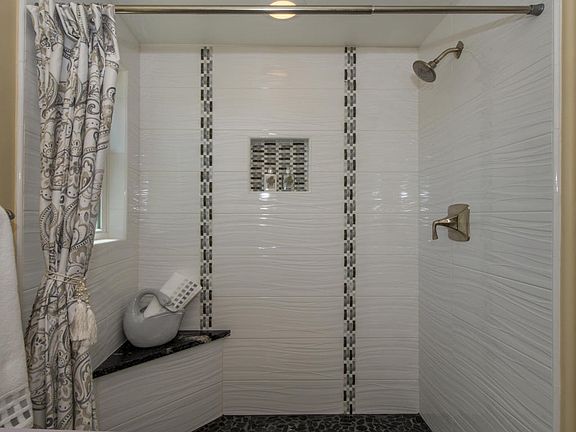 4th image of 2537 E Drachman St