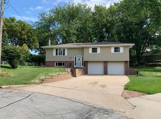19971 Beverly Manor Ln, Council Bluffs, IA 51503