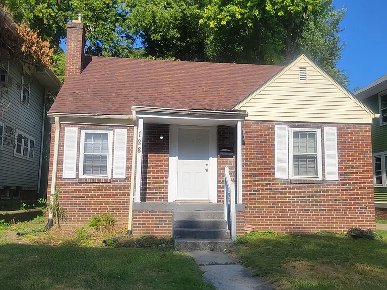 128 S Emerson Ave — Photo 1