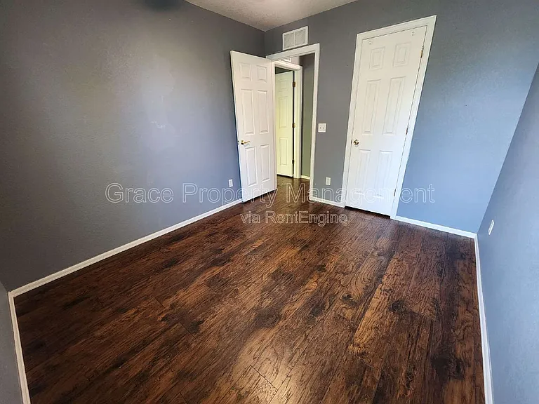 327 W 116th Pl — Photo 13