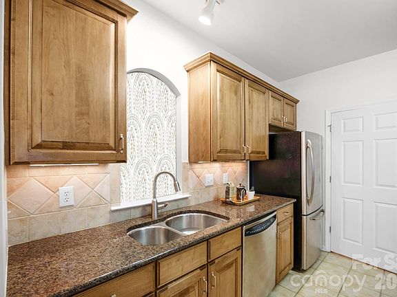 4th image of 11574 Costigan Ln
