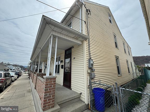 4th image of 318 S Mill St
