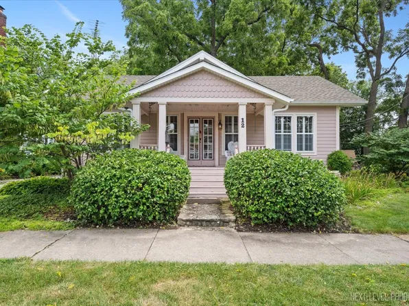 12 S Fordham Ave, Aurora, IL 60506