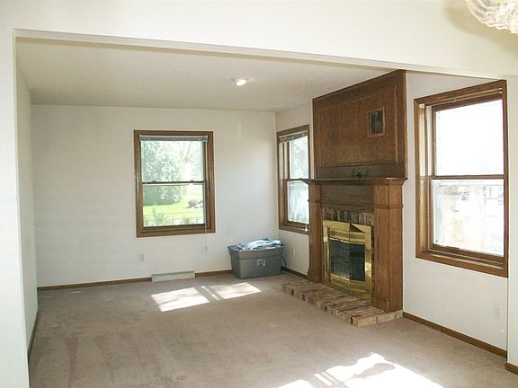 4th image of 1400 Wexford Dr