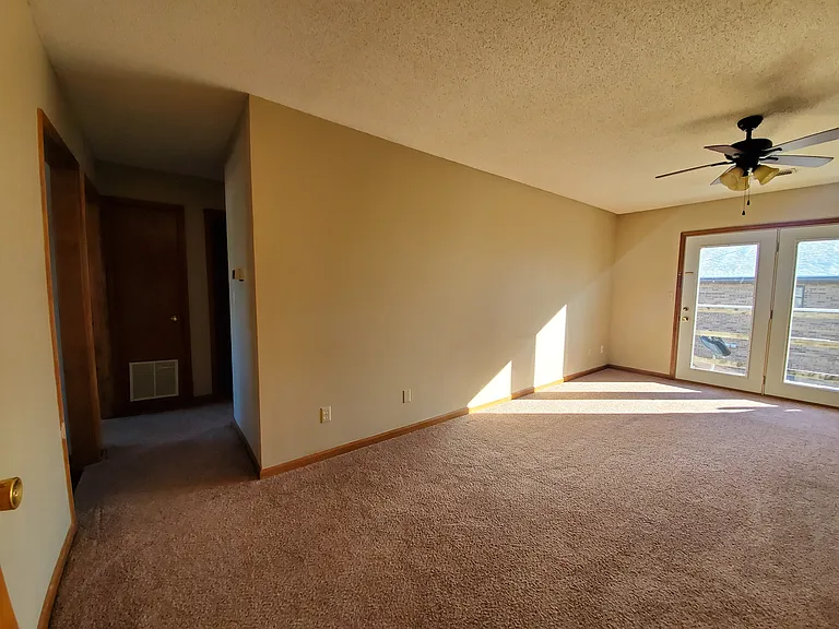 904 E Ohio St #2C — Photo 2
