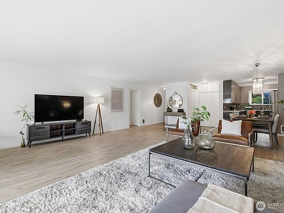 3rd image of 13259 15th Avenue NE #B7