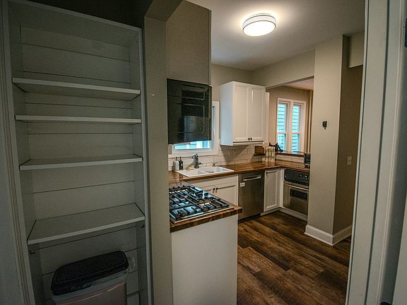 Kitchen & Pantry shelving