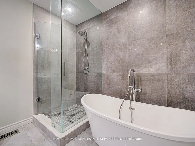 5530 Glen Erin Dr #22 — Photo 23