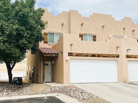 2nd image of 1912 Hollyhock Cir