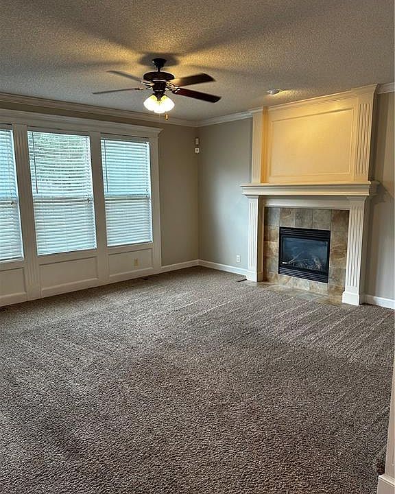 212 W Cottonwood Dr, Raymore, MO 64083 Zillow