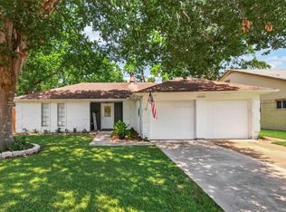 16203 Forest Bend Ave, Friendswood, TX 77546