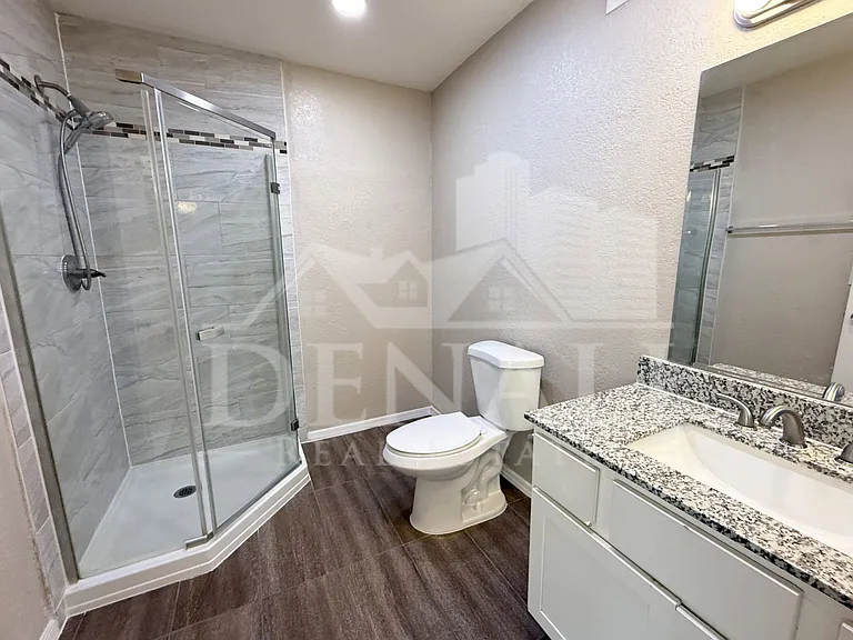 10921 W Sells Dr — Photo 13