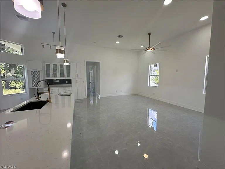 2220 SE 18th Ave — Photo 18