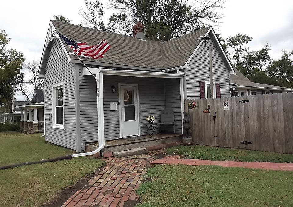 1st image of 501 N Independence St