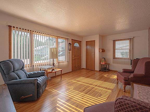 4th image of 1618 S Irene St