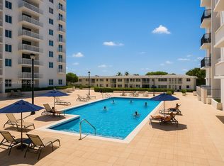 2780 NE 183rd St APT 408, Aventura, FL 33160