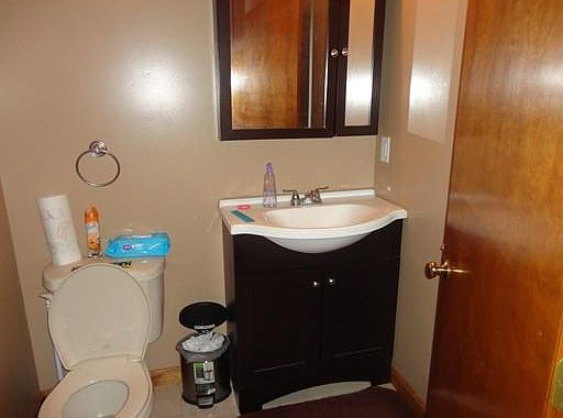3rd image of 9 Hawthorne Vlg APT E