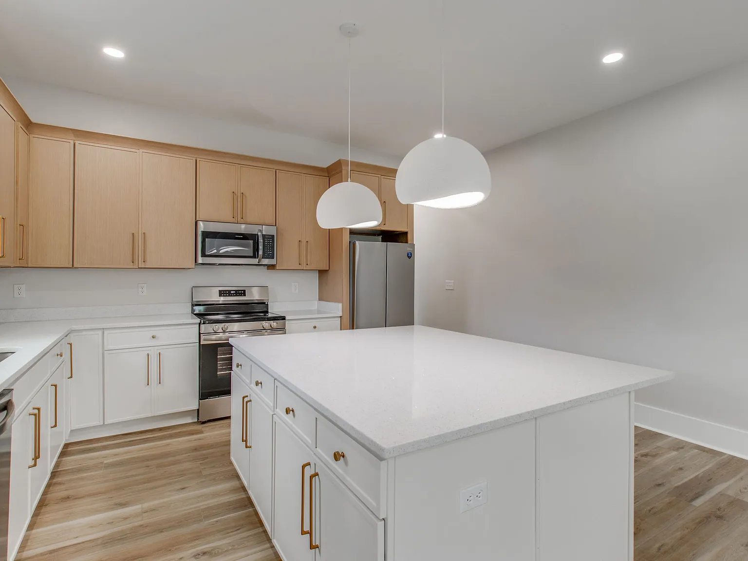 4 bed, $4,700 — Photo 4
