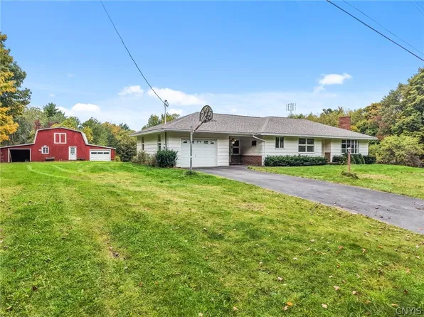 853 Rathburn Rd, Oswego, NY 13126