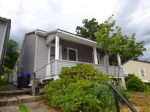 909 Edgemont Ave, Palmerton, PA 18071