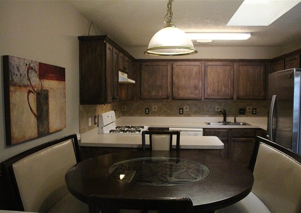2nd image of 5922 Sandy Valley Dr