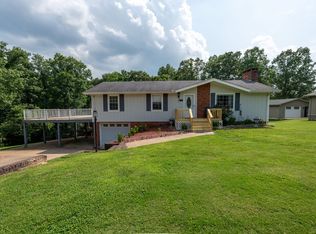 711 Hurricane Hill Dr, Waynesboro, TN 38485