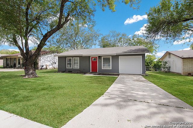 1st image of 816 Hickory Hill Dr