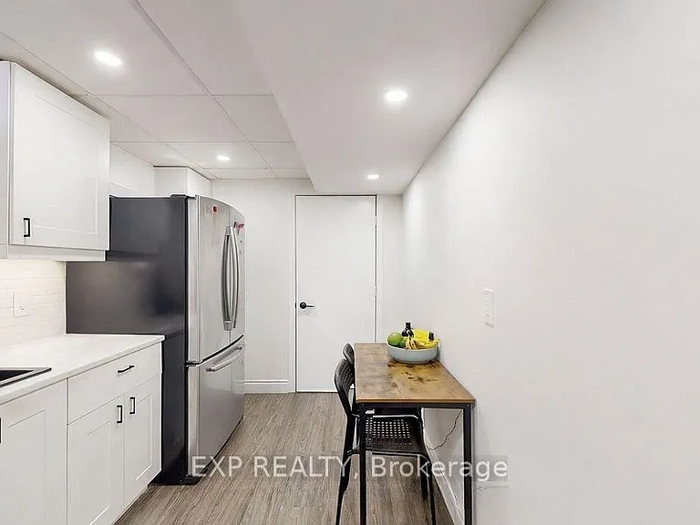 11 Martina Cres — Photo 7