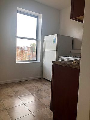 2nd image of 1902 E 18th St APT C5