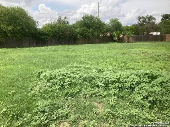 125 Sutton Place-Lot #18 LOT 18, Uvalde, TX 78801
