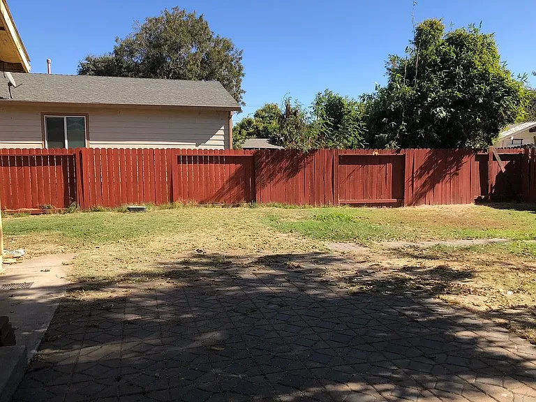 1870 W Washington St — Photo 5