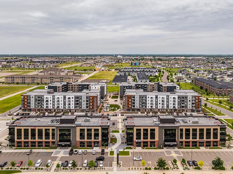 EagleRidge Plaza Residences — Photo 2