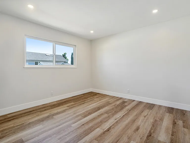 3441 Laguna Ave #2 — Photo 28