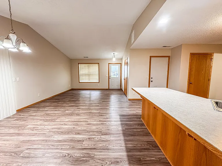 1560B Gunston Dr — Photo 2