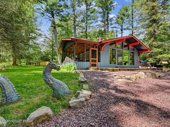 2132 Penny Ln, Pocono Pines, PA 18350