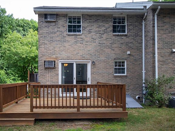 3rd image of 192 Fieldstone Dr #192